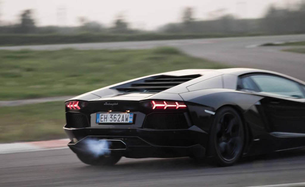 602123151LAMBORGHINIAVENTADORESQUIROU.jpg