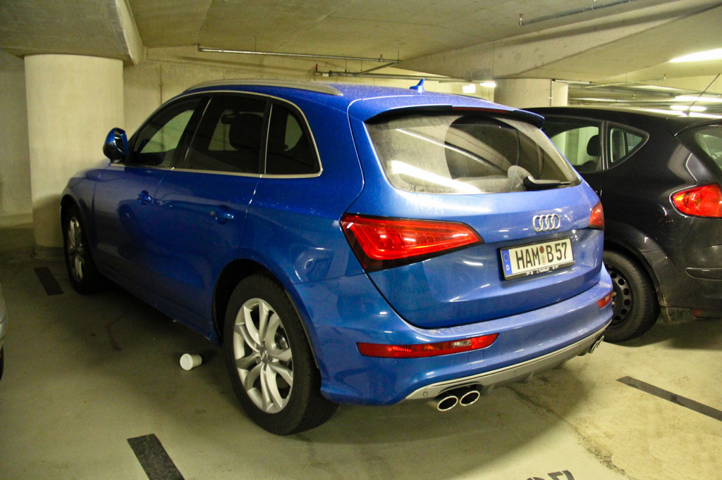 604022AUDISQ5914.jpg