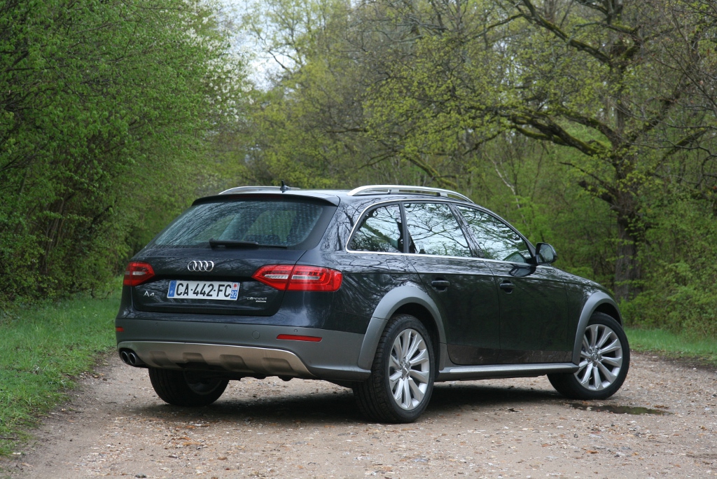 604023373AUDIA4ALLROAD.jpg