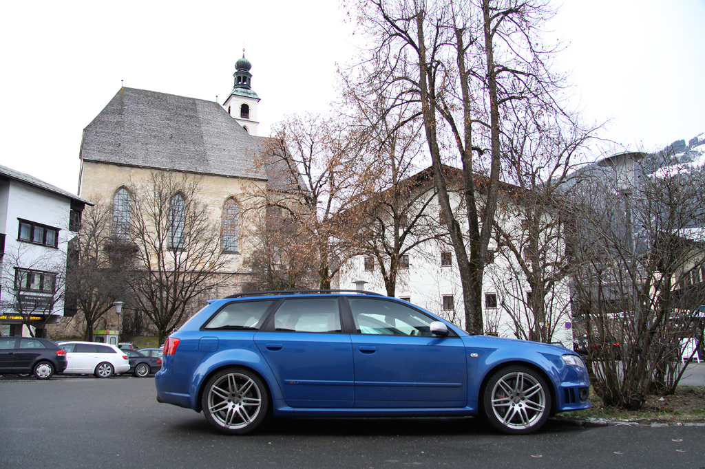 605271AUDIRS42351.jpg