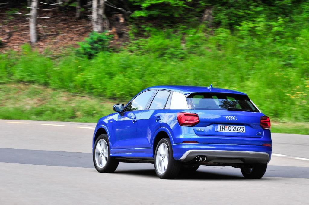 606822AUDIQ20317.jpg