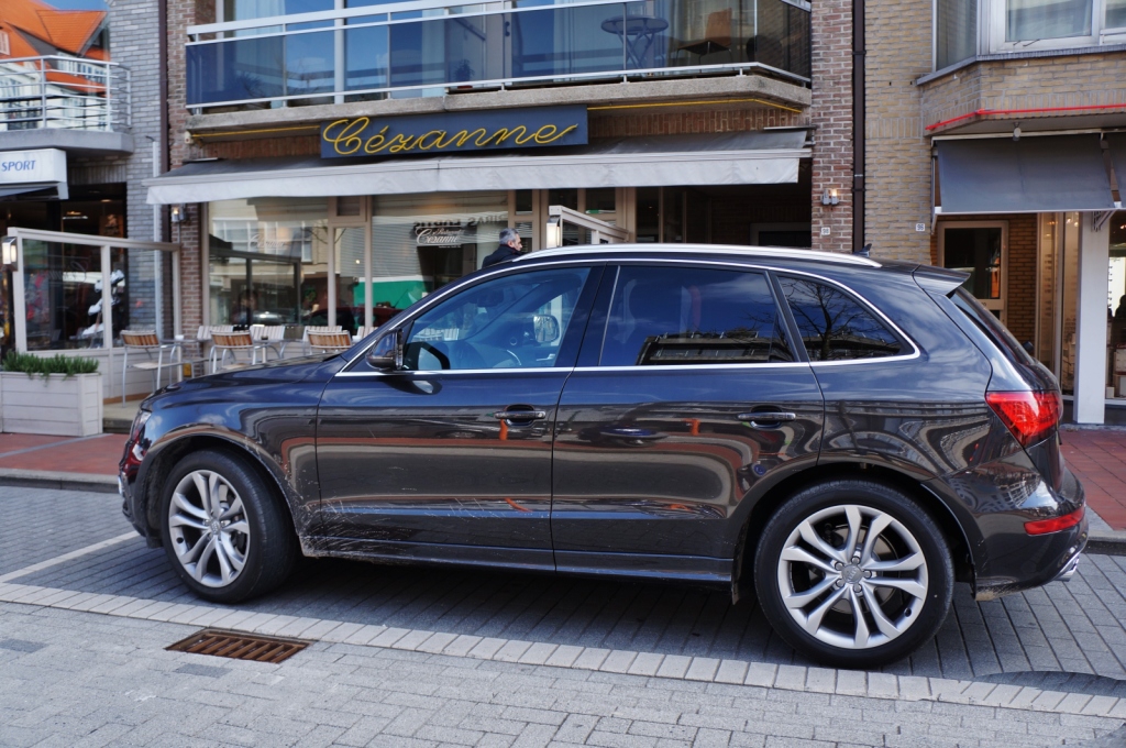 606899AUDISQ5389.jpg