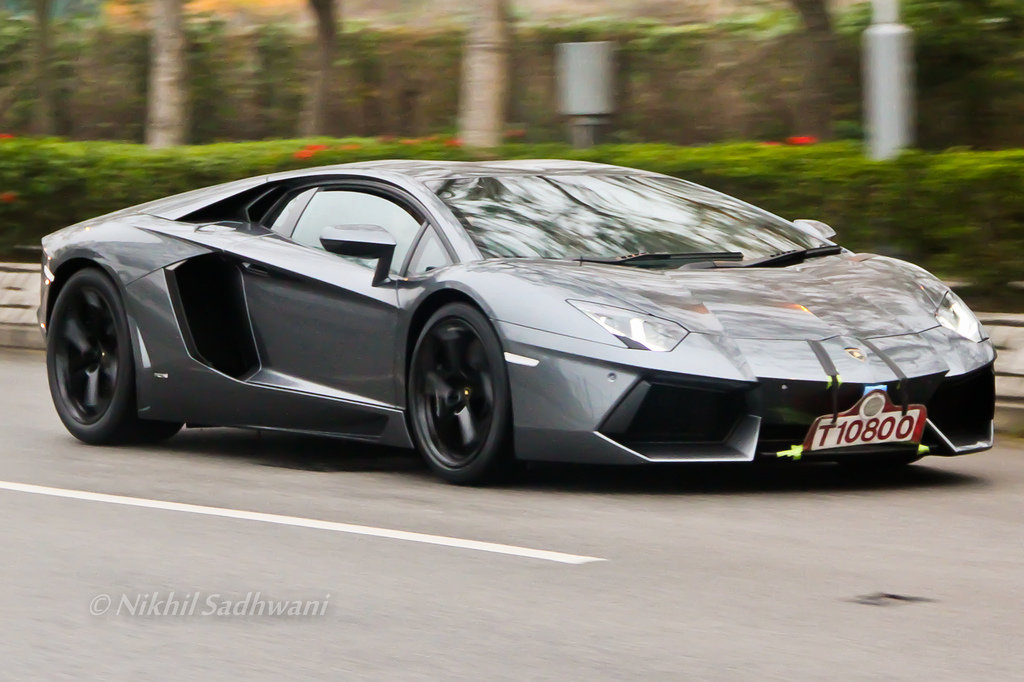 607367248LAMBORGHINIAVENTADORESQUIROU.jpg