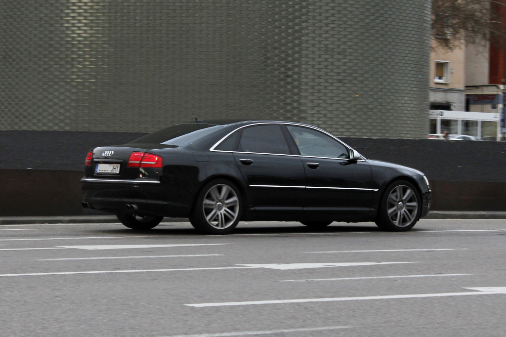 6087821820S8D3.jpg