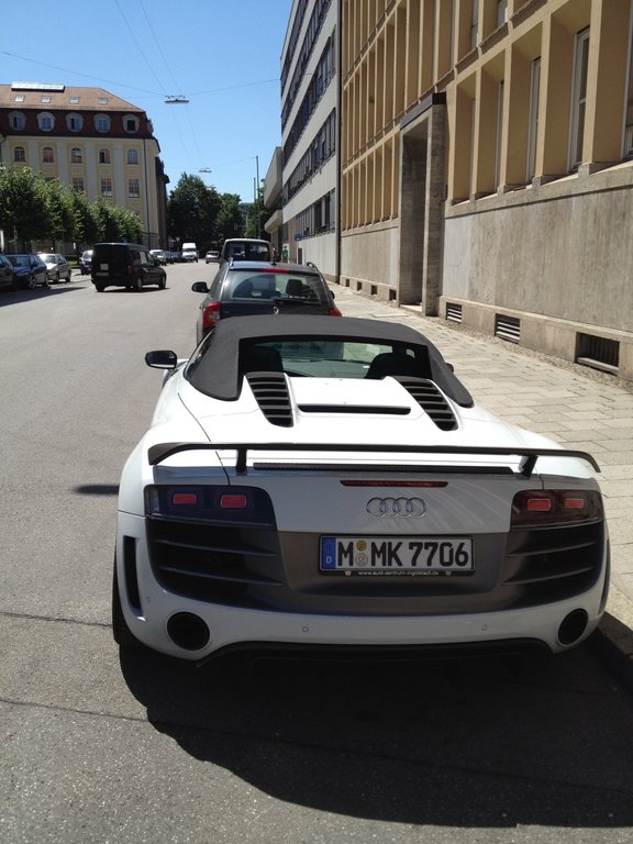609828R8GT815.jpg