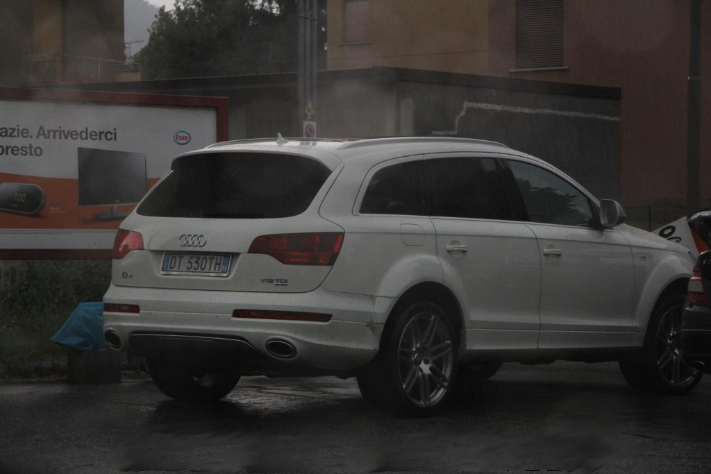 610052598Q7V12.jpg