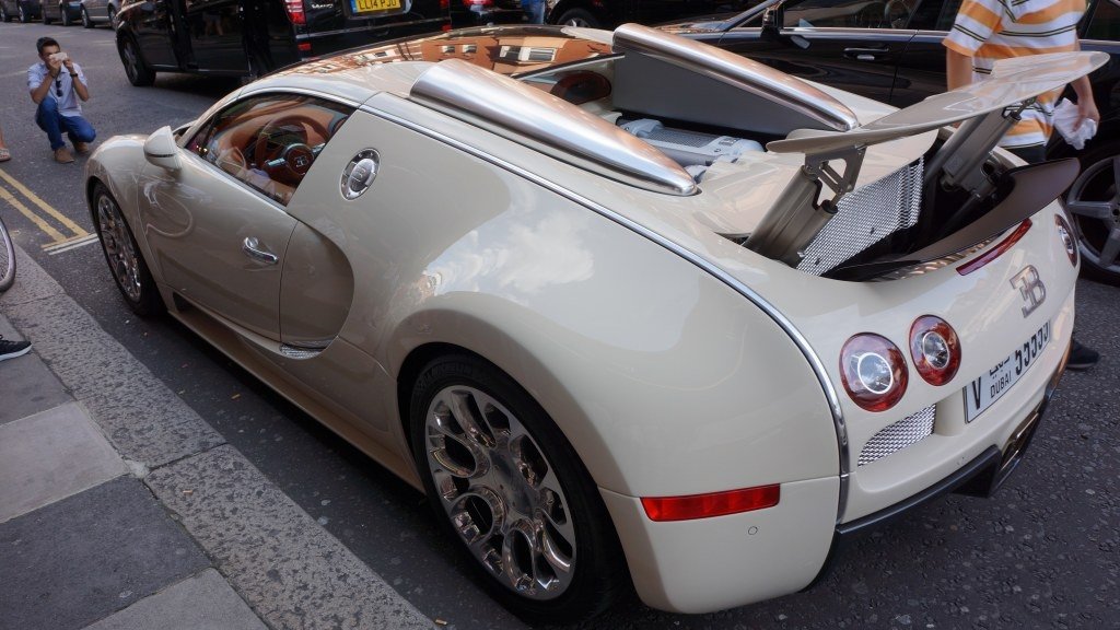 610758BUGATTIVEYRON496.jpg