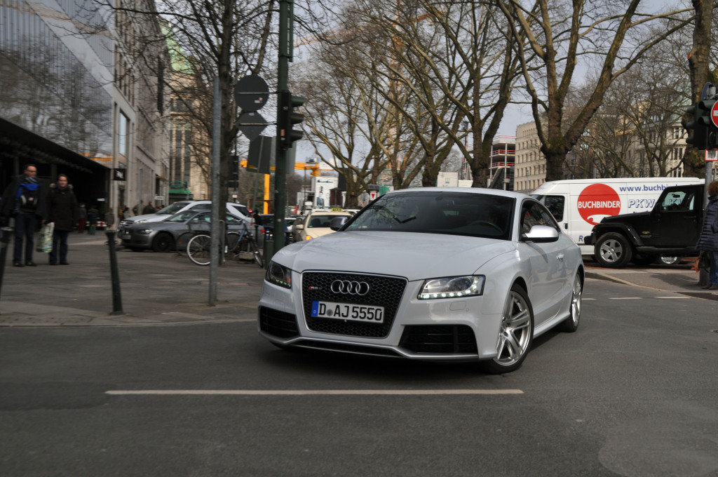 611156AUDIRS5775.jpg