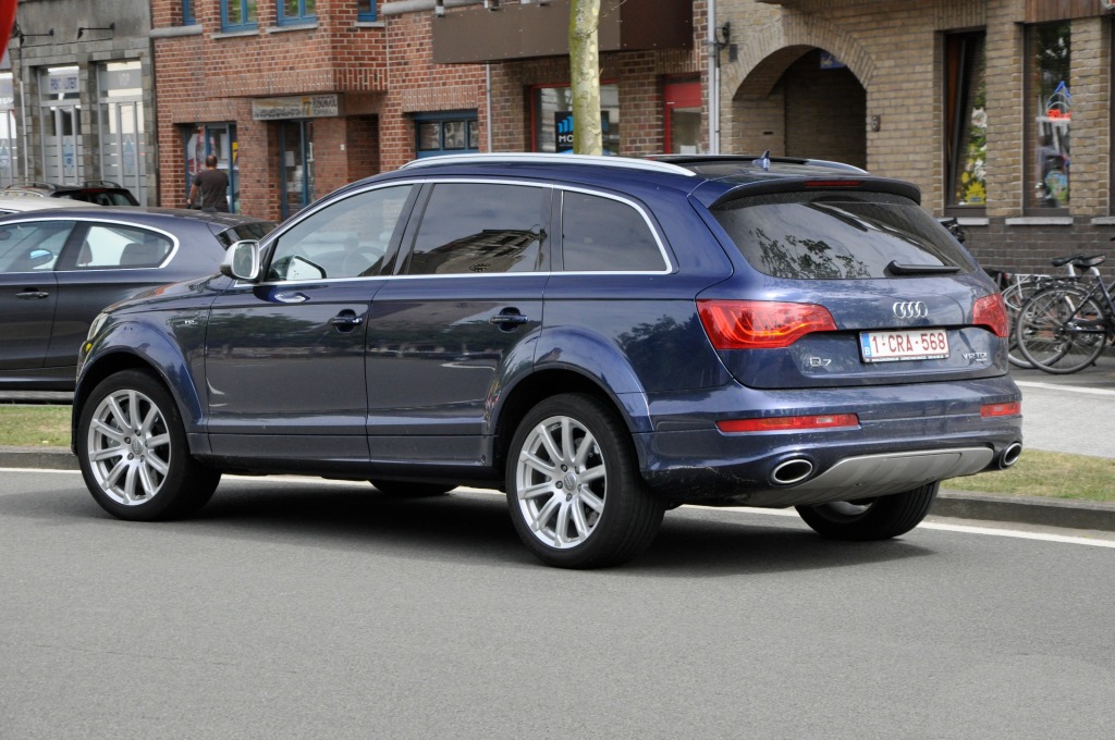 613807930Q7V12.jpg
