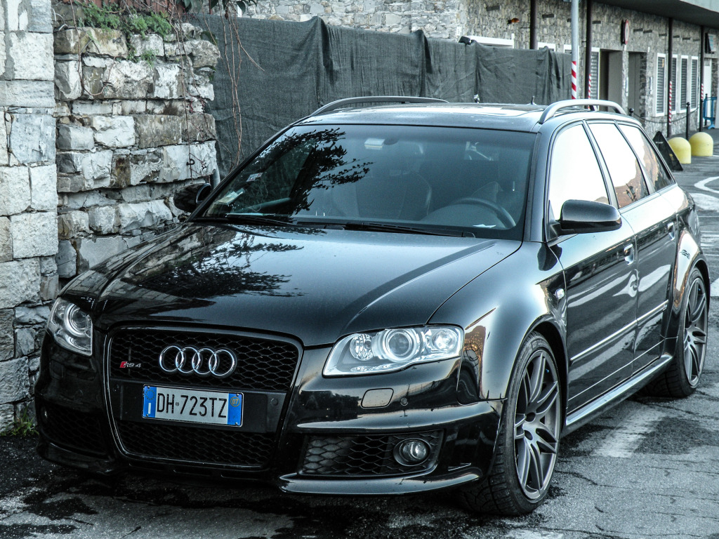 613842AUDIRS42365.jpg