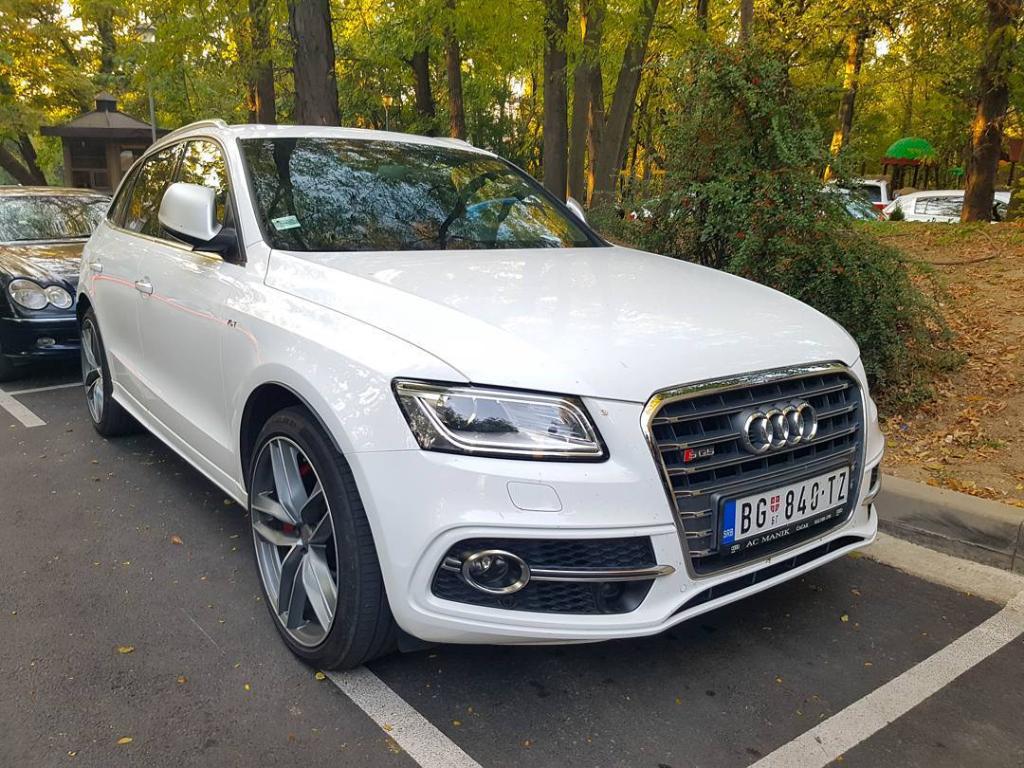 614119AUDISQ52128.jpg