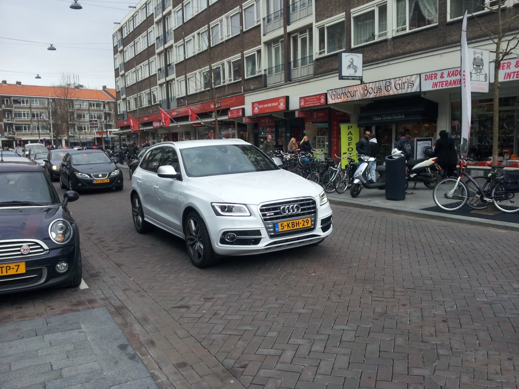 615588AUDISQ5239.jpg