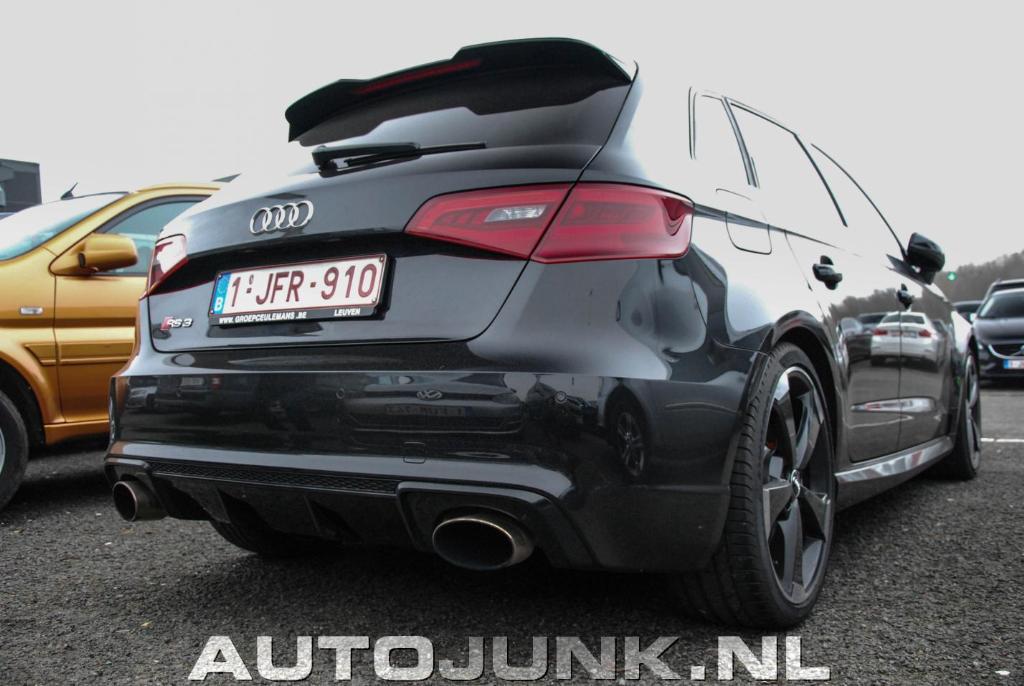 615906RS38V2406.jpg