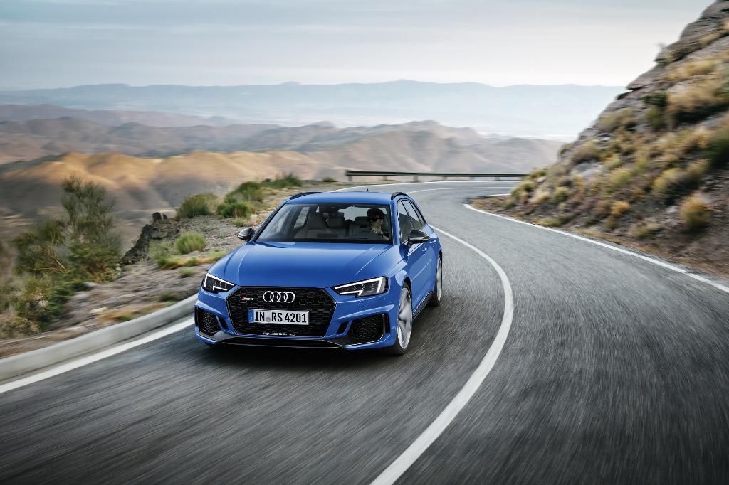 616470AUDIRS4B90038.jpg