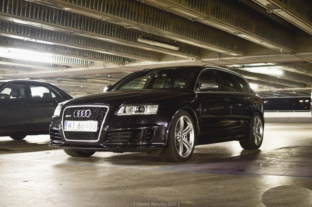 617759RS62067.jpg
