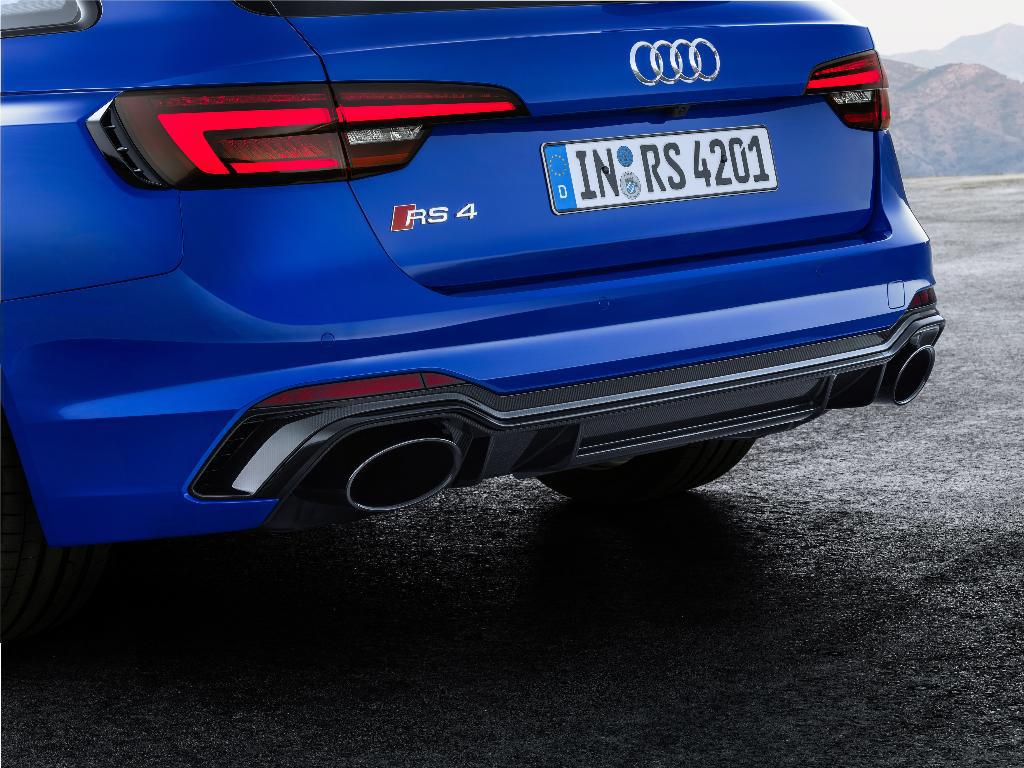617844AUDIRS4B90017.jpg