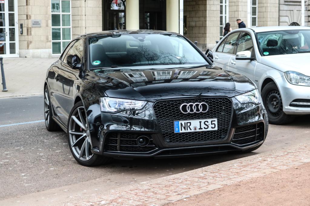 618058AUDIRS53060.jpg