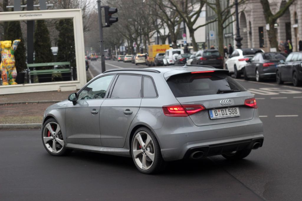 619634RS38V1889.jpg