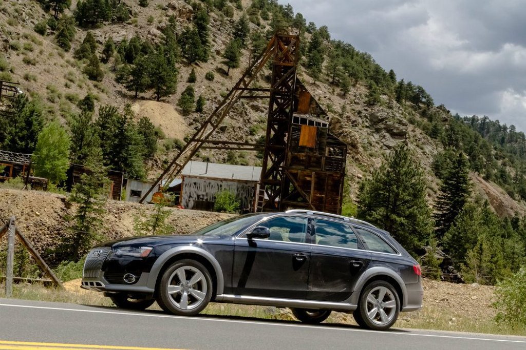619834391AUDIA4ALLROAD.jpg