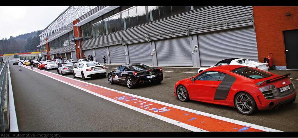 622068R8GT406.jpg