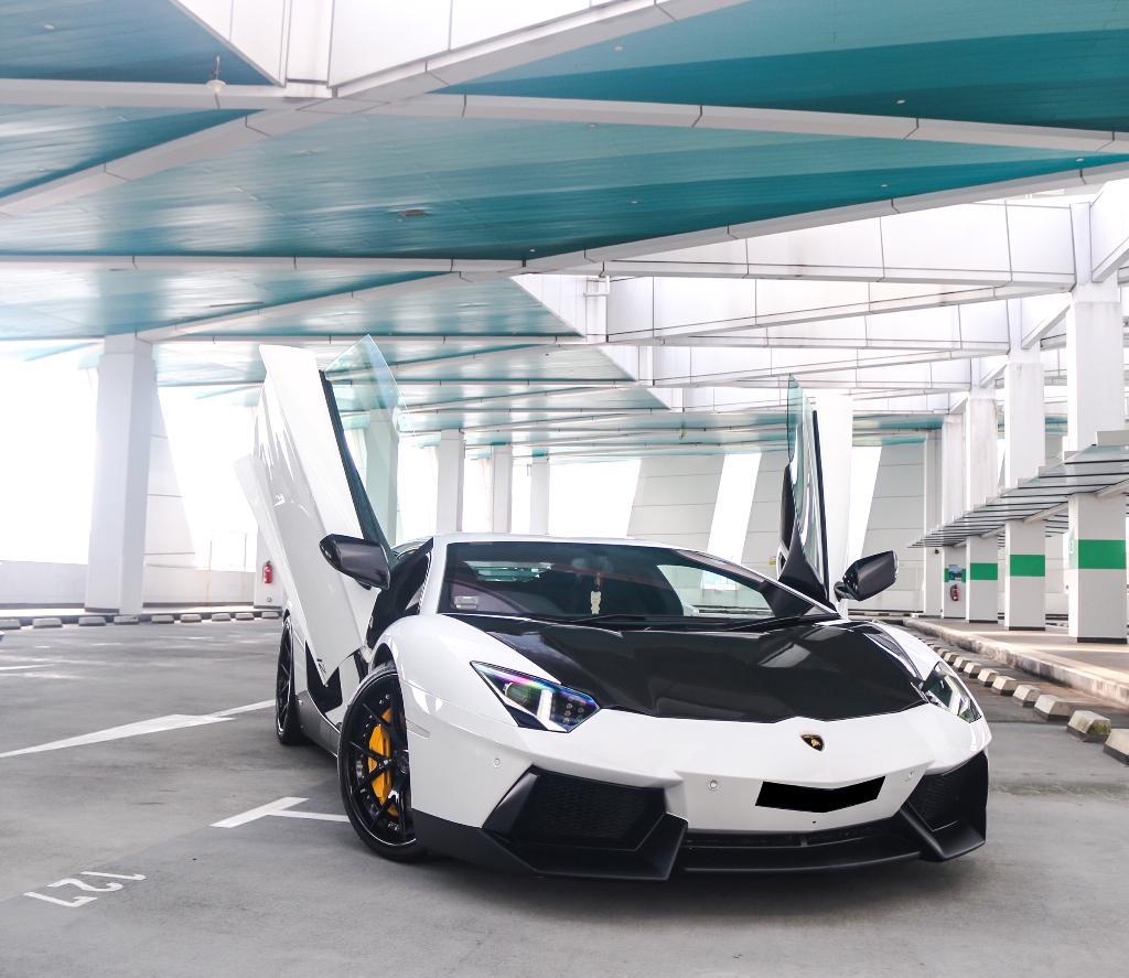 6255724228LAMBORGHINIAVENTADOR.jpg