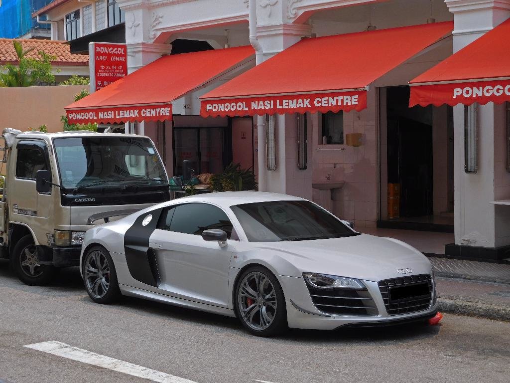 626285R8GT1560.jpg