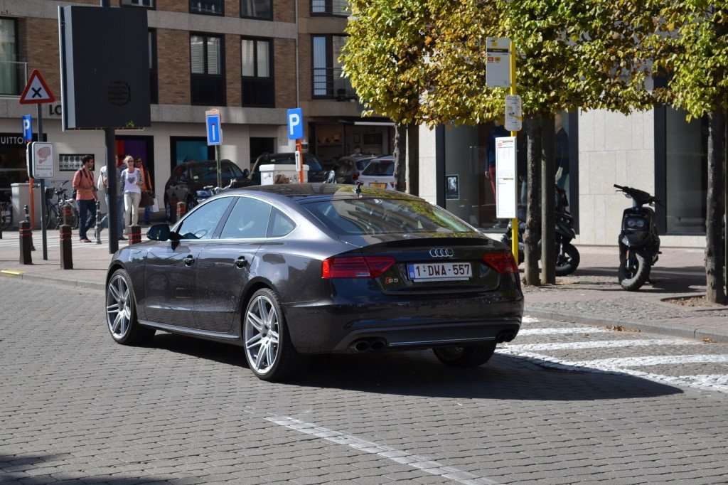626349118S5SPORTBACK.jpg