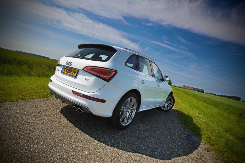 626411AUDISQ51305.jpg
