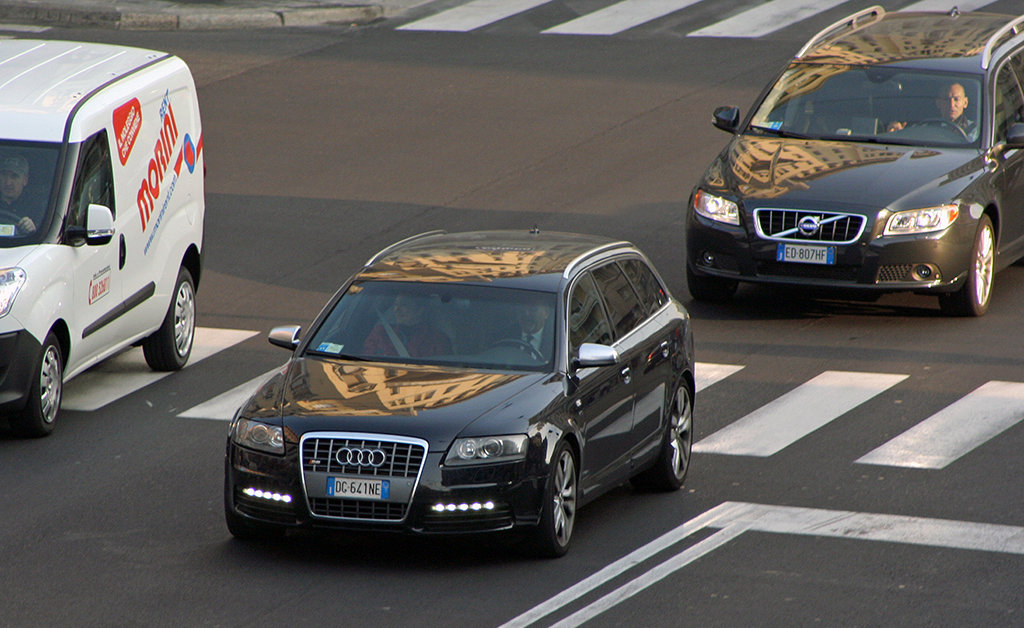 626529192S6ESQUIROU.jpg