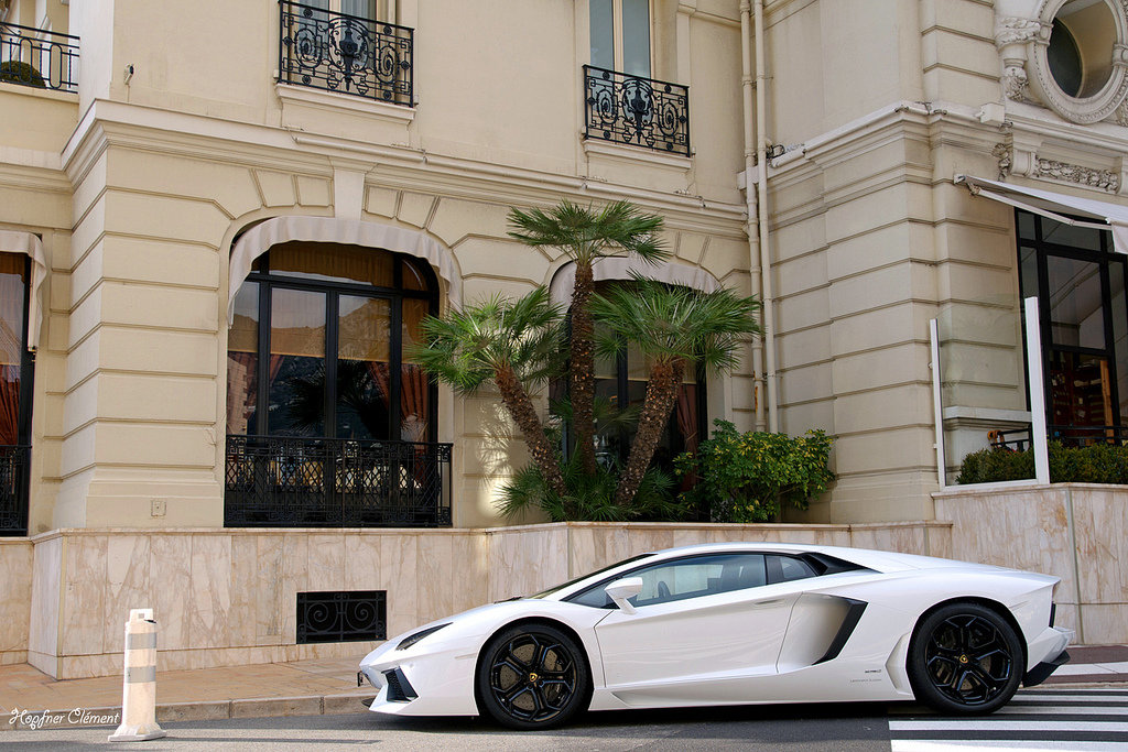 628204230LAMBORGHINIAVENTADORESQUIROU.jpg