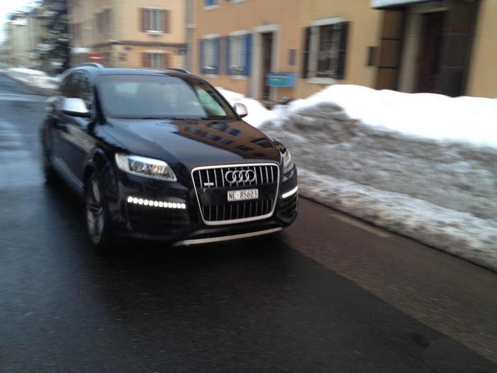 630164684Q7V12.jpg
