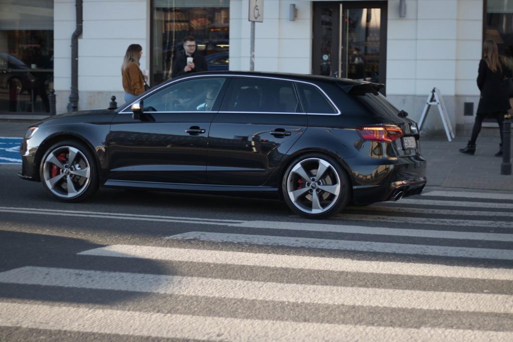 630246RS38V2163.jpg