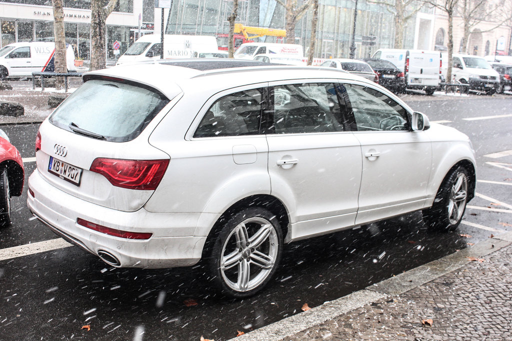 630746692Q7V12.jpg