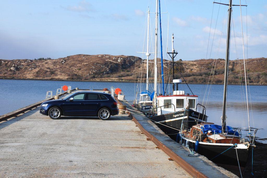 631021AUDISQ5315.jpg