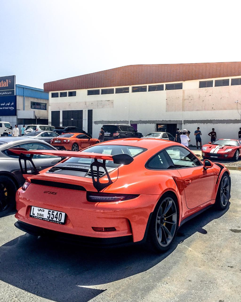 6321330386PORSCHE991GT3RS.jpg