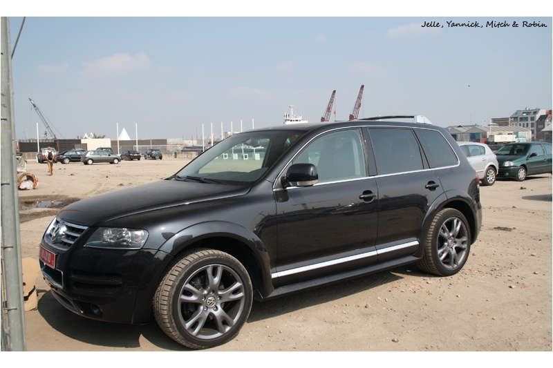 634910W12TOUAREG032ESQUIROU.jpg