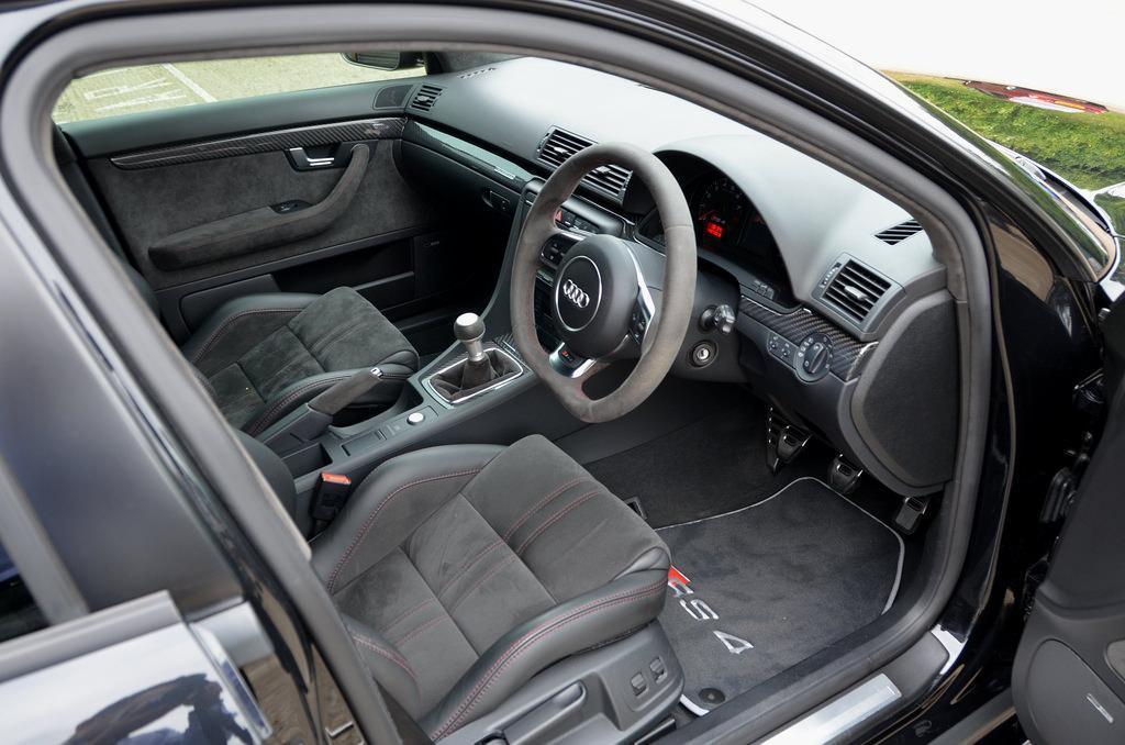 635440AUDIRS42682.jpg