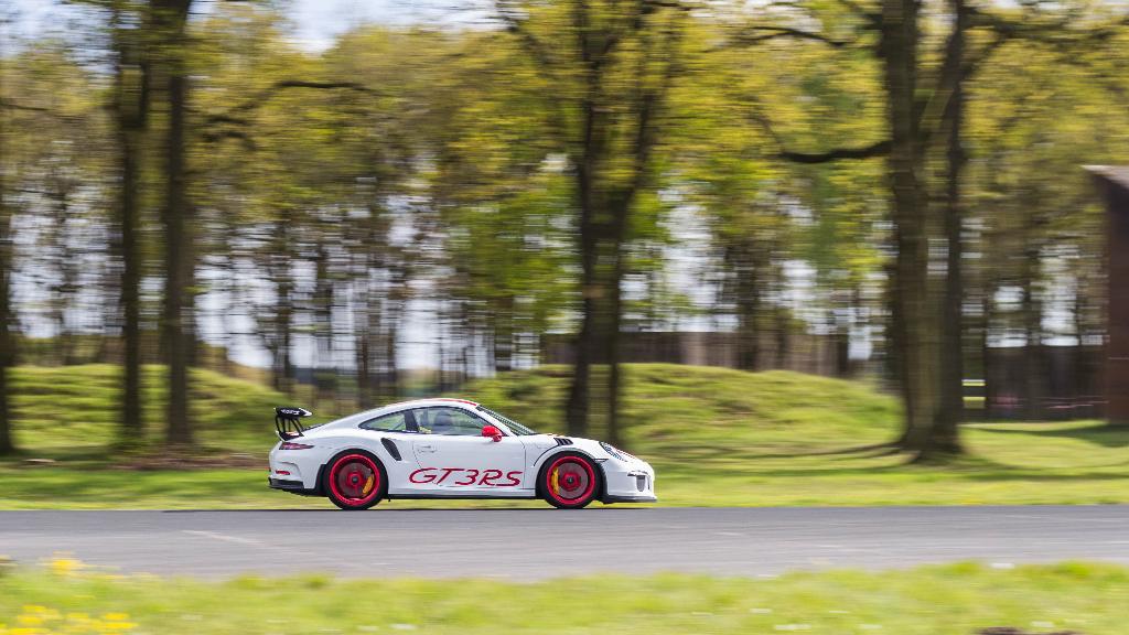 6375320710PORSCHE991GT3RS.jpg
