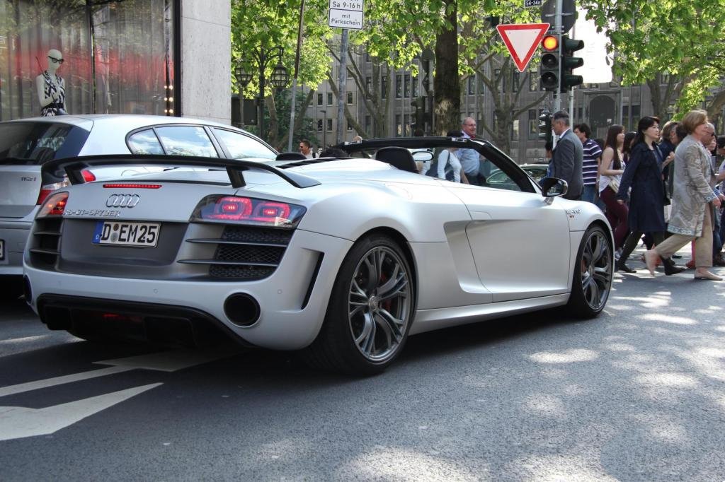 637665R8GT1075.jpg