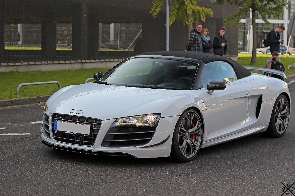 638359R8GT1584.jpg