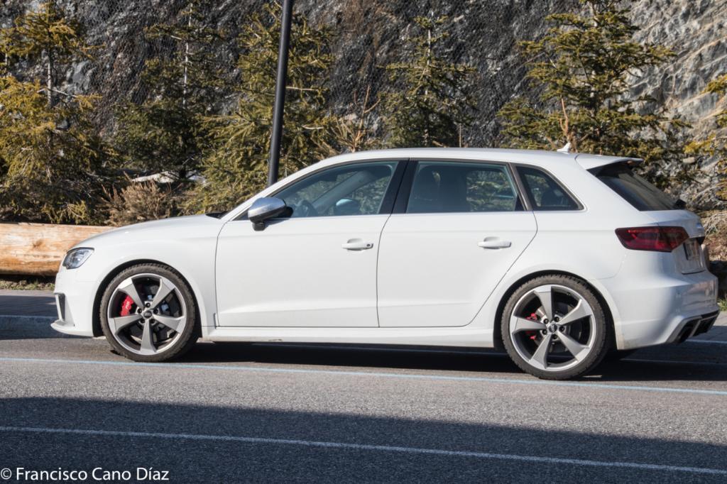 640709RS38V2115.jpg