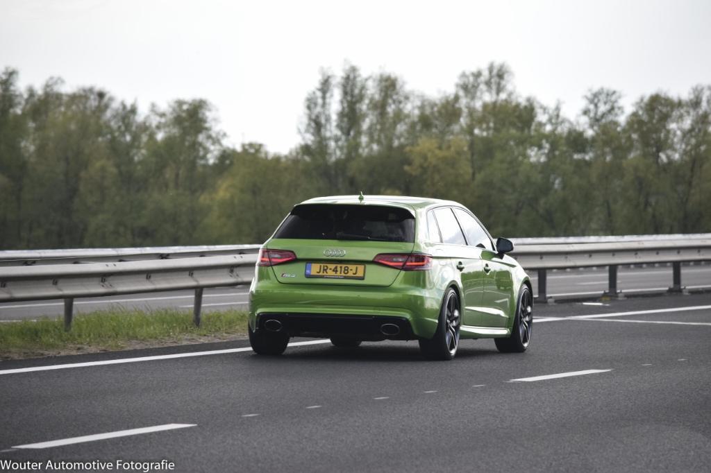 640966RS38V2494.jpg