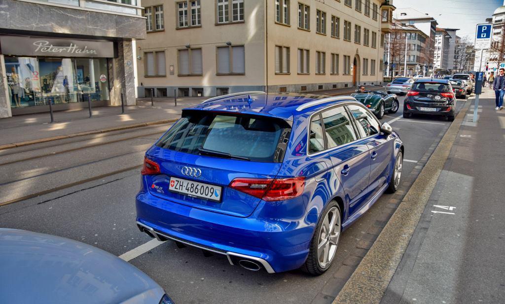 641591RS38V1061.jpg