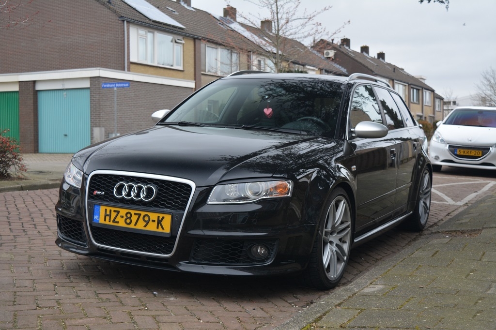 641852AUDIRS42537.jpg