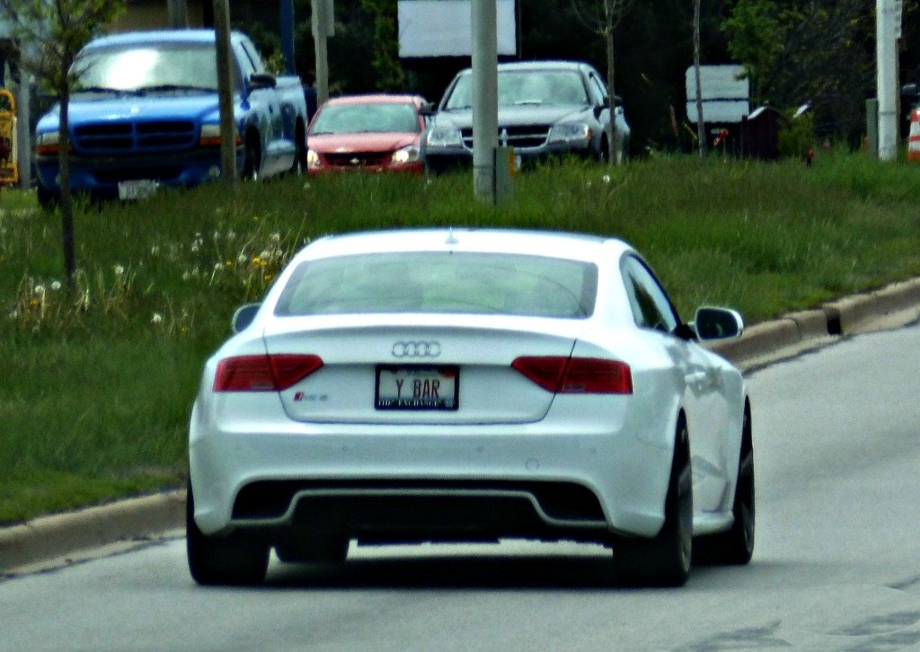 642443AUDIRS51016.jpg