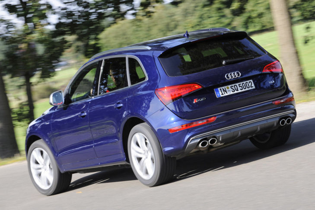 644046AUDISQ5043.jpg