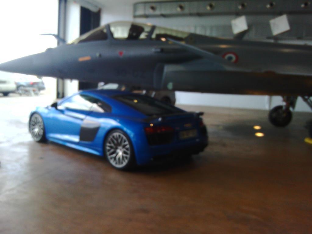 647127AUDIBA118061.jpg