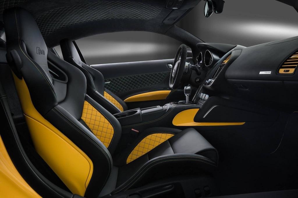 6476361812AUDIR8V10.jpg
