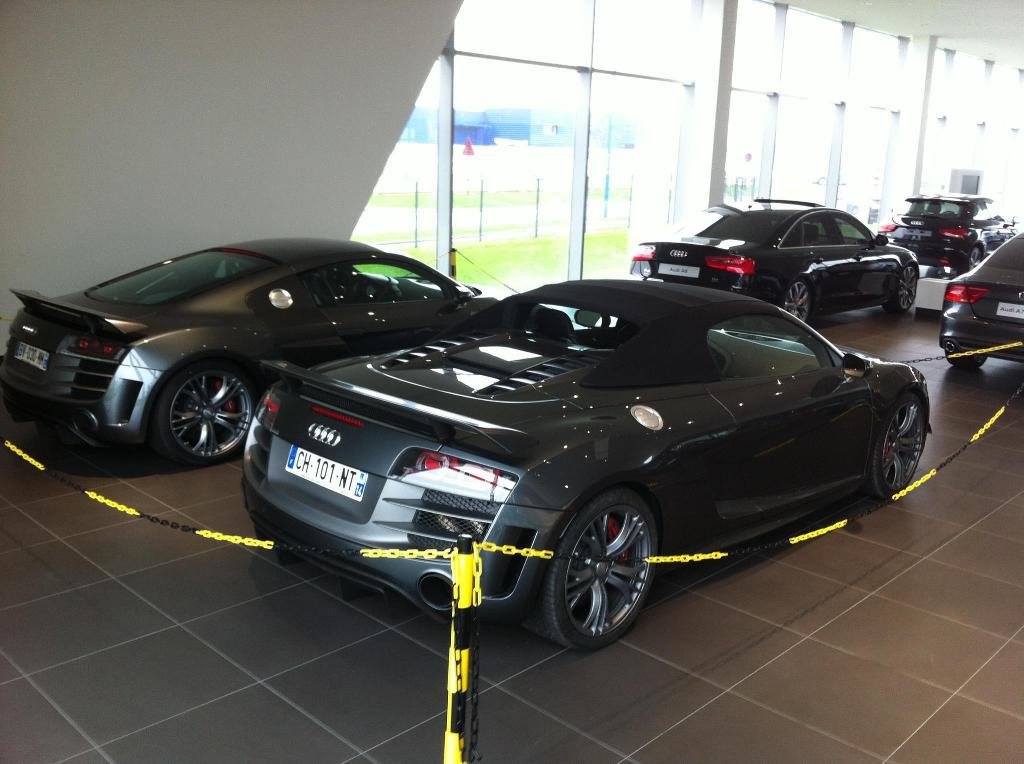 649391R8GT790.jpg