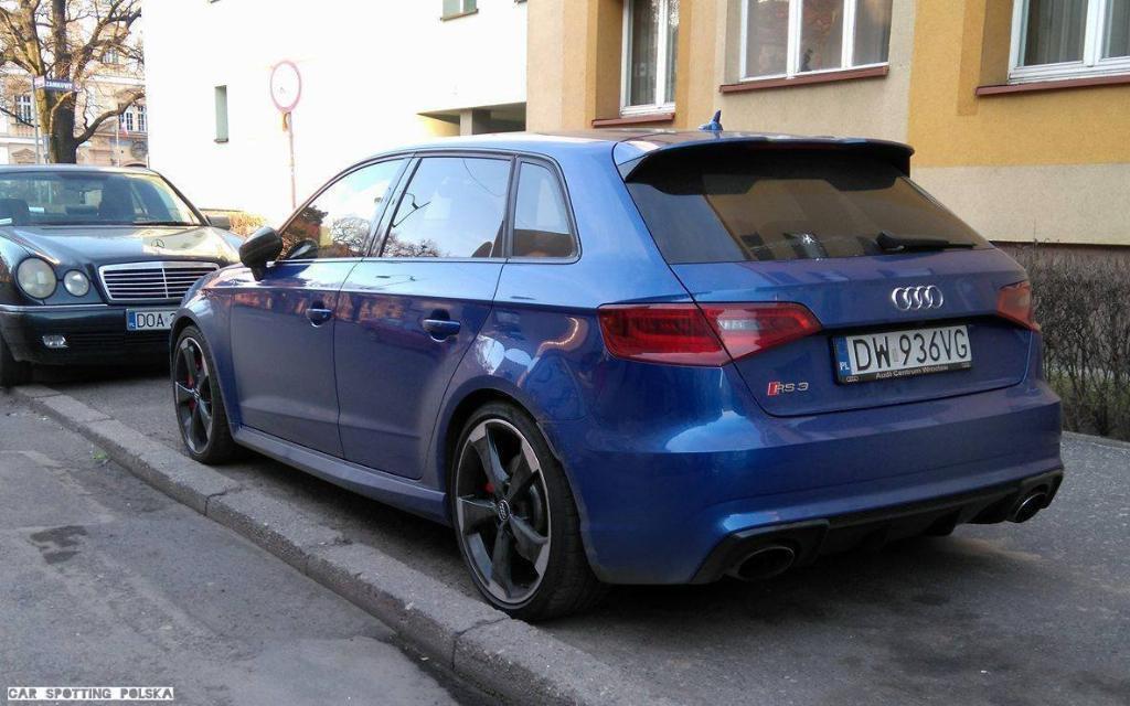 649585RS38V2213.jpg